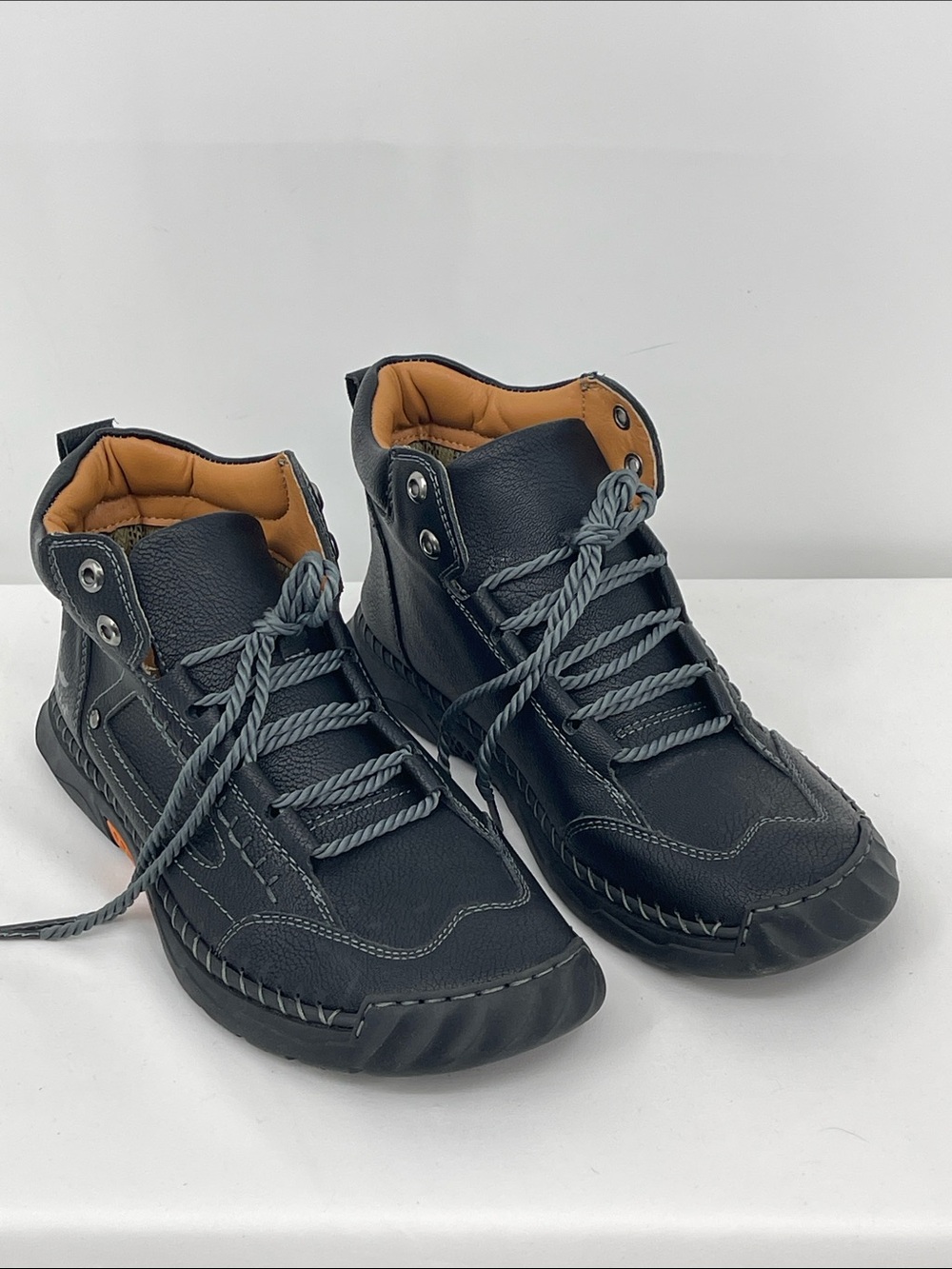 Men's Black High-Top Lace-Up Casual Boots with Tan Collar